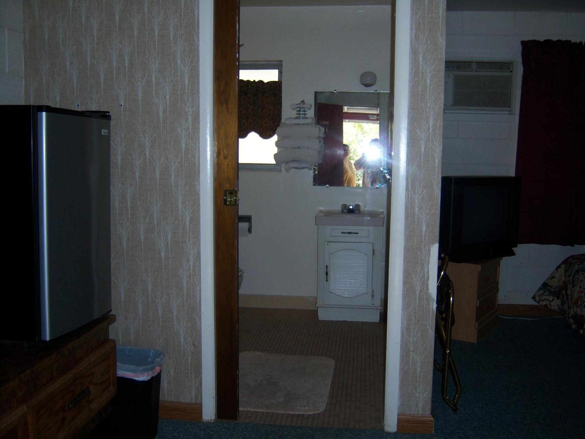 Shasta Dam Motel ชาสทา เลค ภายนอก รูปภาพ