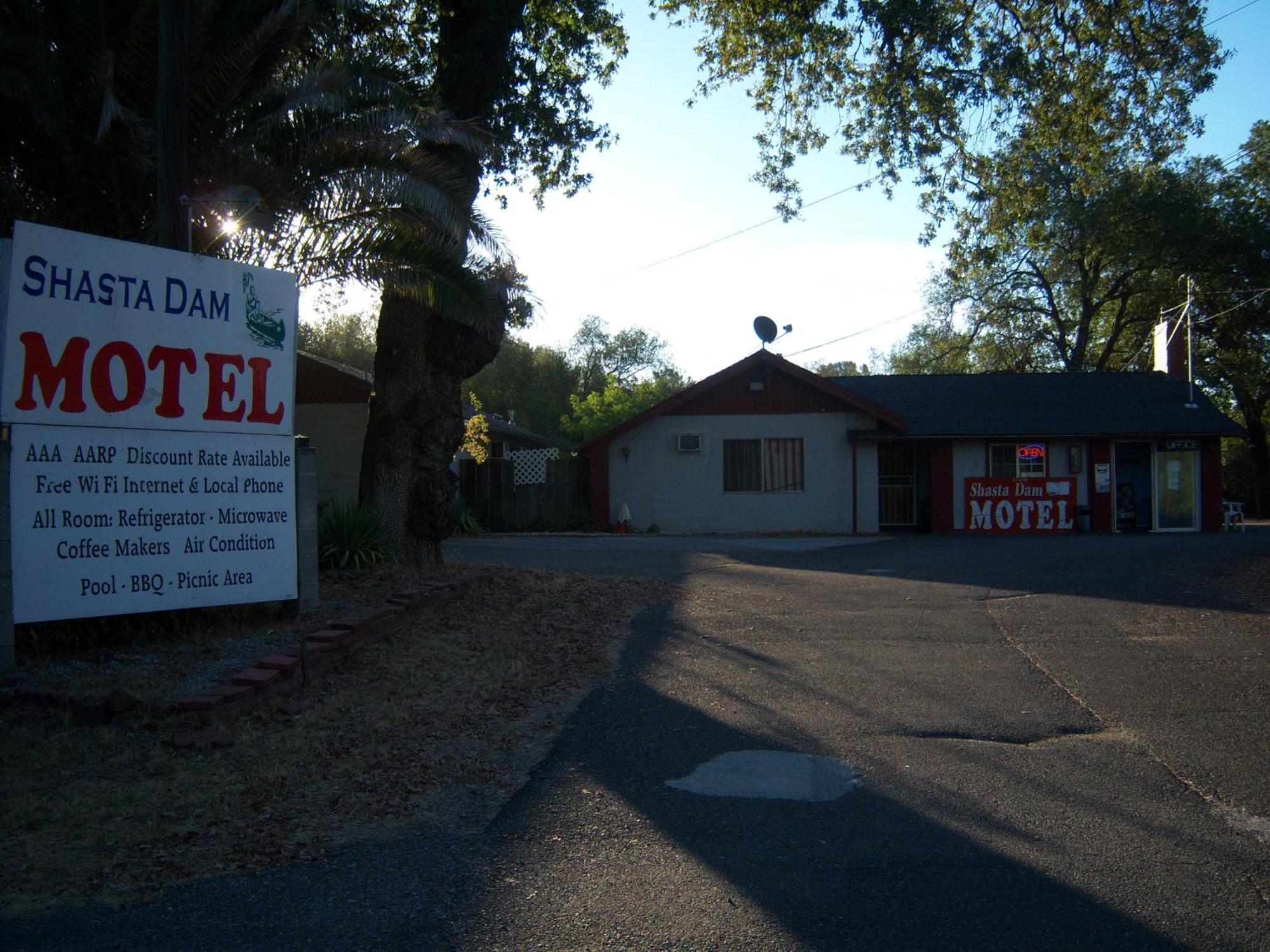 Shasta Dam Motel ชาสทา เลค ภายนอก รูปภาพ