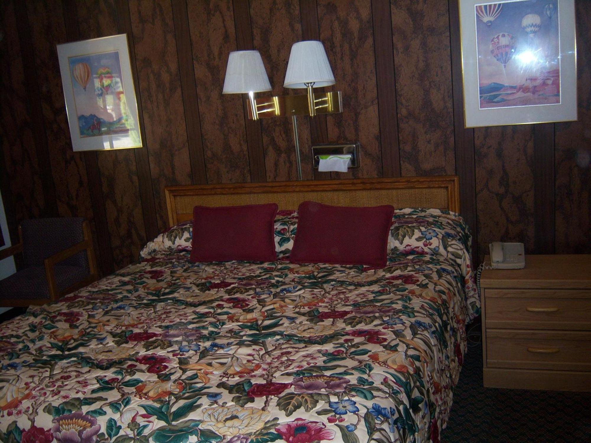 Shasta Dam Motel ชาสทา เลค ภายนอก รูปภาพ