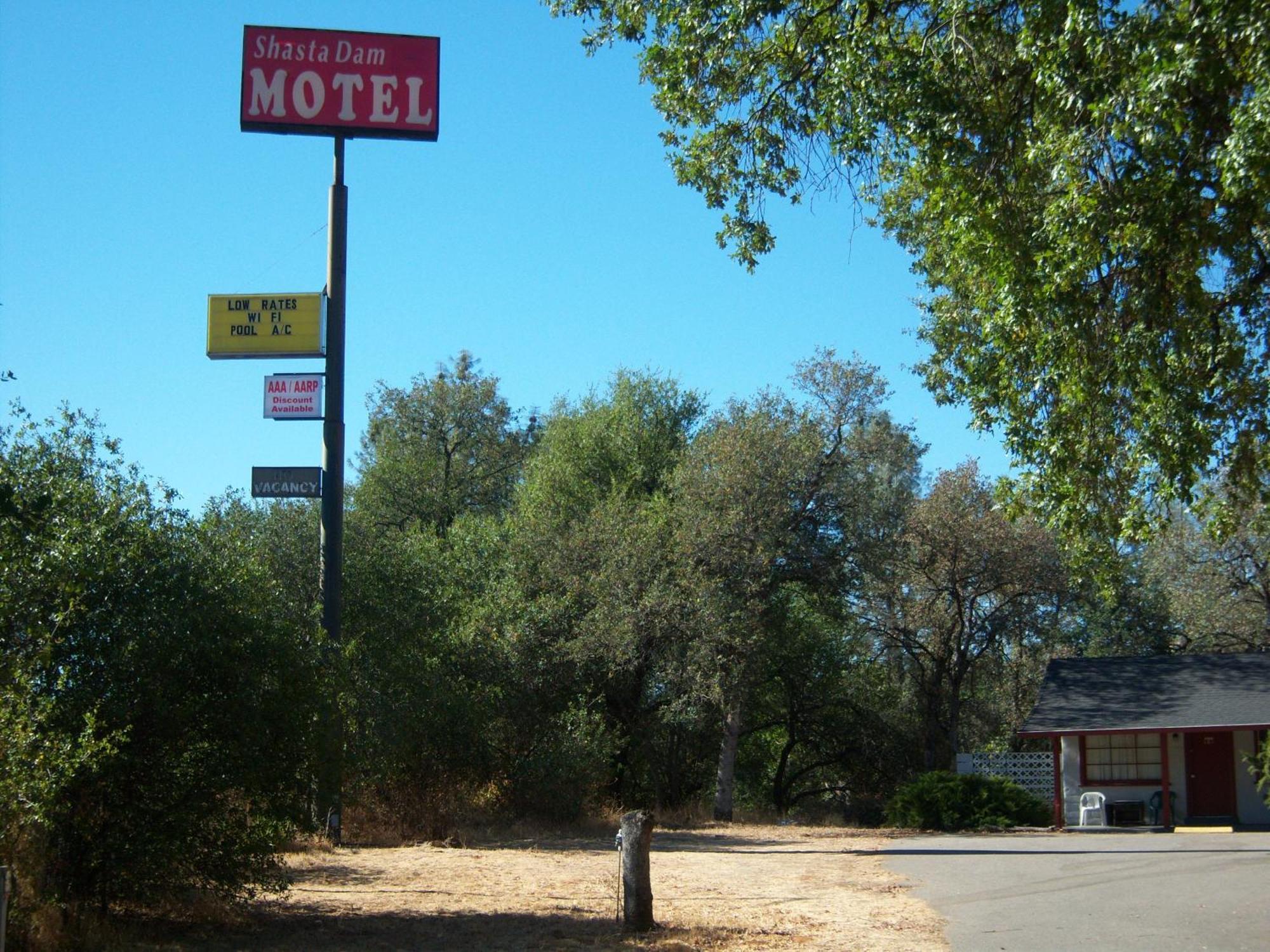 Shasta Dam Motel ชาสทา เลค ภายนอก รูปภาพ