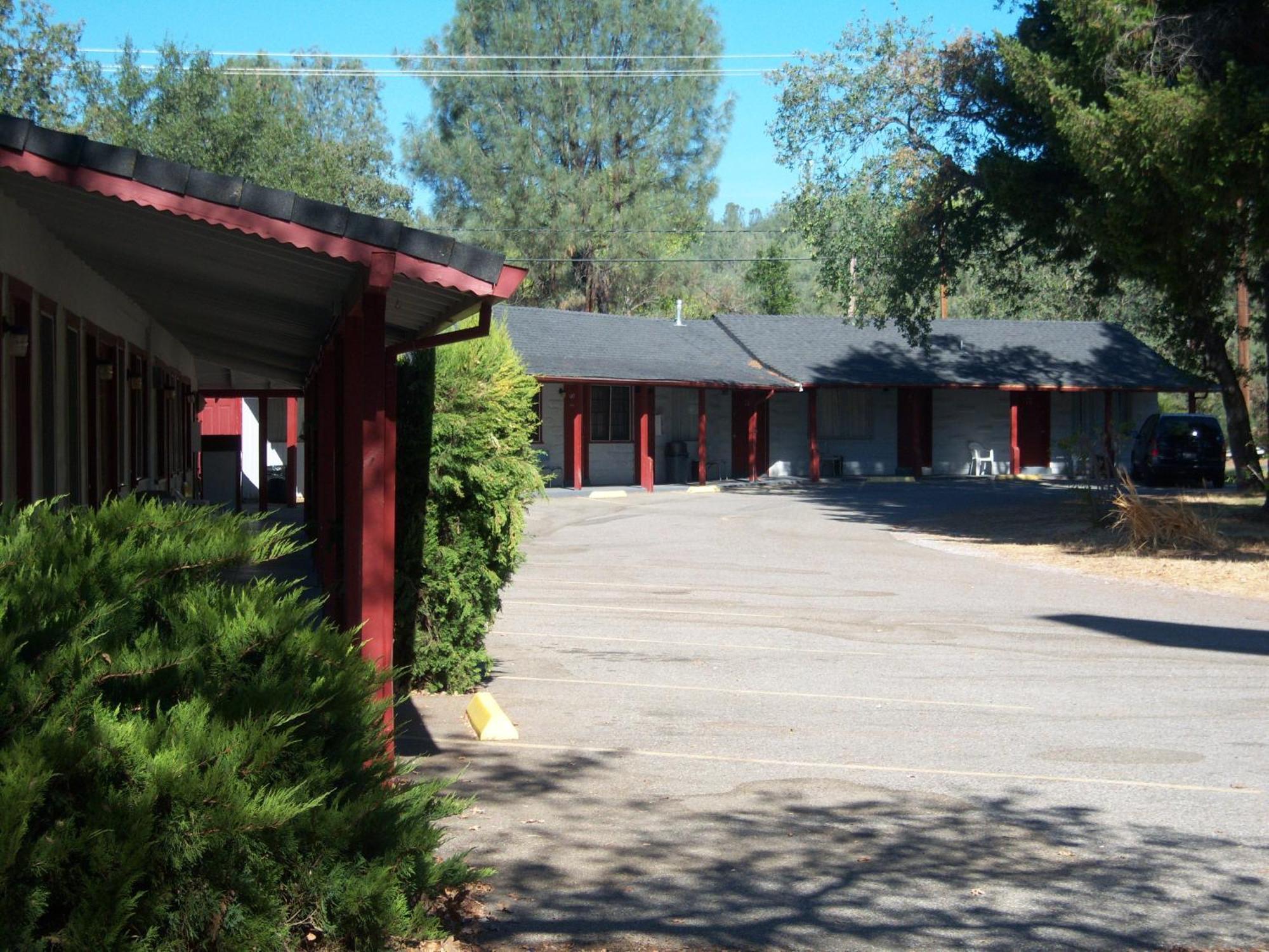 Shasta Dam Motel ชาสทา เลค ภายนอก รูปภาพ