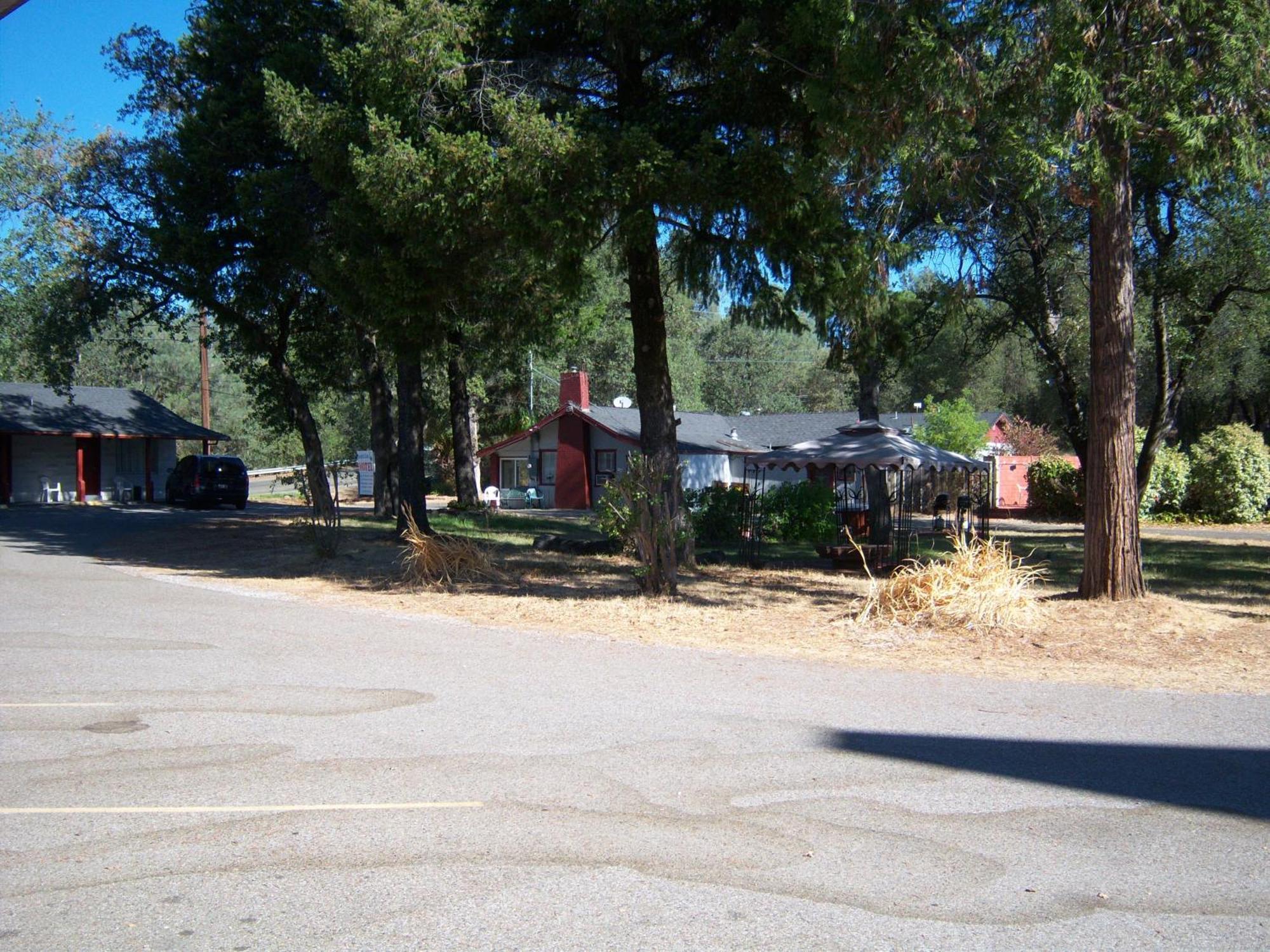 Shasta Dam Motel ชาสทา เลค ภายนอก รูปภาพ
