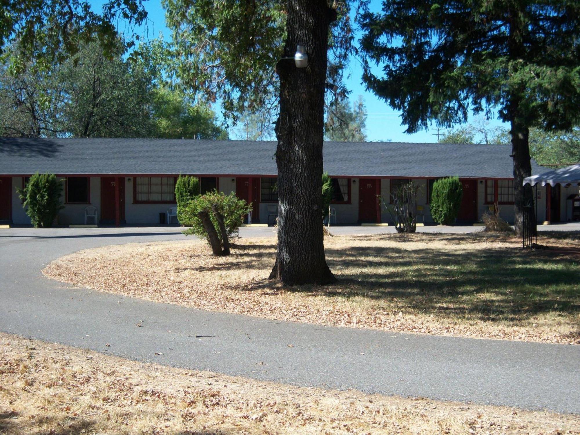 Shasta Dam Motel ชาสทา เลค ภายนอก รูปภาพ