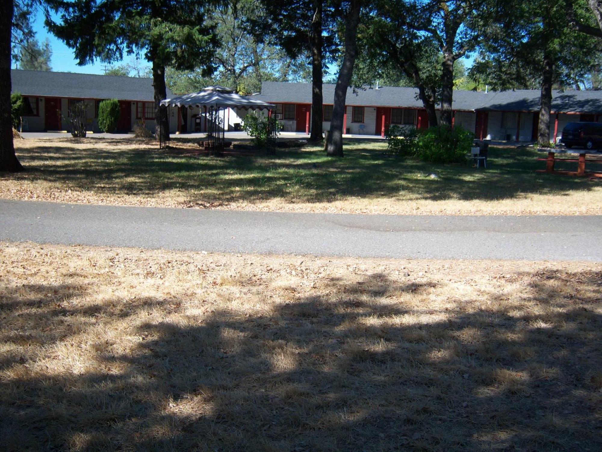 Shasta Dam Motel ชาสทา เลค ภายนอก รูปภาพ